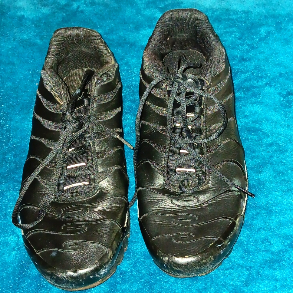 Size 11 Nike Air Max Plus Tripple Black Preowned